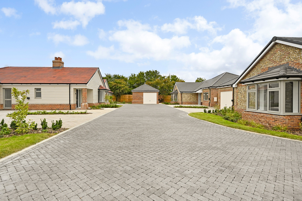 Street scene at Linwood Park showing bungalows and road